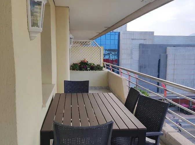 Homelystay - Marbella, Marina Banus Appartement *